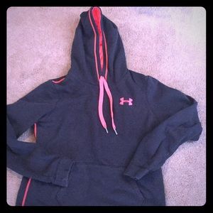Under Armour Women's sweatshirt